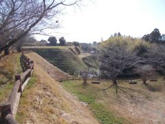 �����������ɗ��B�O�m�ۓ쑤����m�ە����B�x�؂Ƃ̍��፷���悭�킩��B